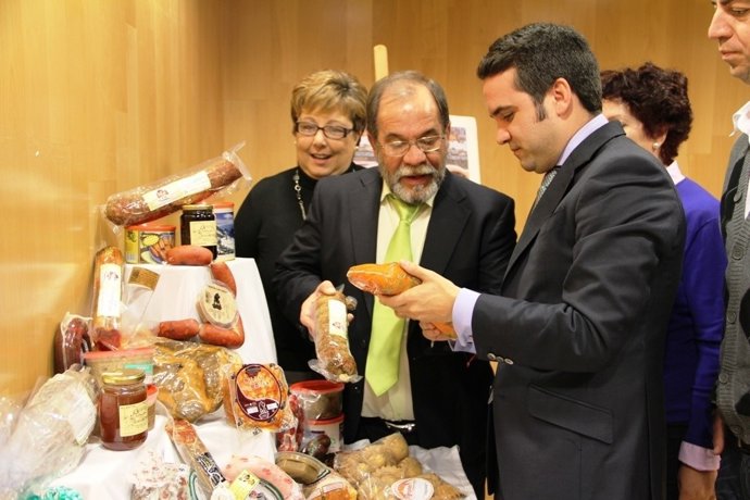 Francisco Gómez Y Jacobo Florido Presentan La Feria De La Chacina De Benaoján