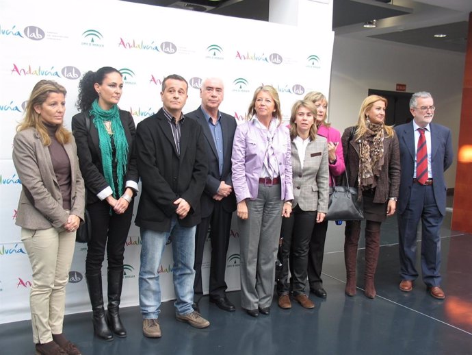 Miembros De La Comisión De Turismo Del Parlamento De Andalucía