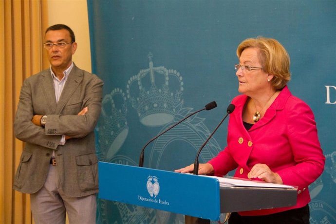 La Presidenta De La Diputación De Huelva, Petronila Guerrero.