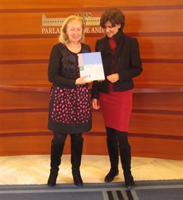 Fuensanta Coves Recibe A La Presidenta Del CAA En El Parlamento