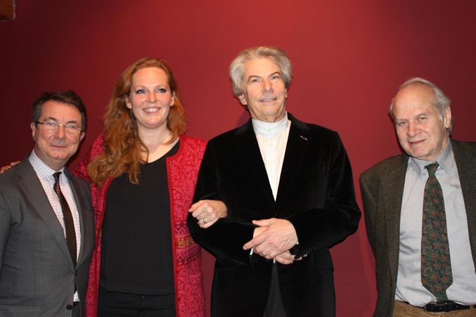 Mortier Junto A Eva-Maria Westbroek Y Hartmut Haenchen