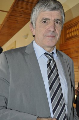 El Vicepresidente Del Consejo Regional De Aquitania, Bernard Uthurry