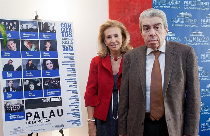 Beneyto Junto Al Subdirector De Música Del Palau, Ramón Almazán.