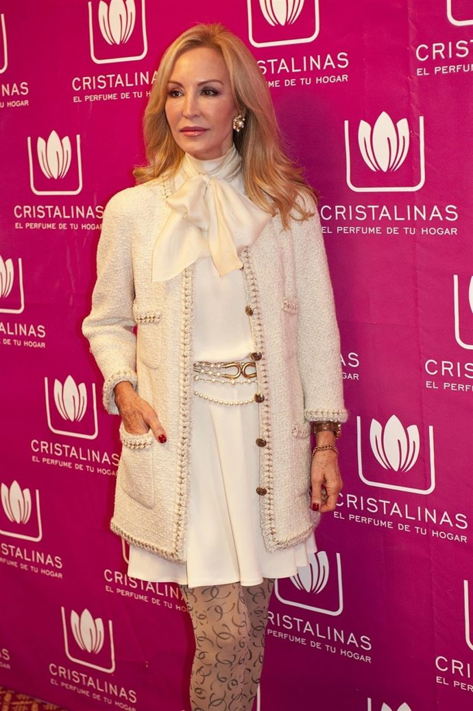 Carmen Lomana En Un Photoshop