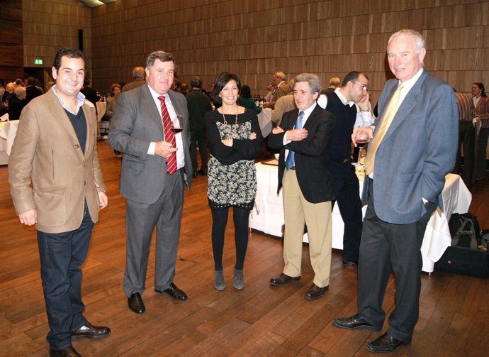 Iván Sanz (Izquierda) En La Presentación De Dehesa De Los Canónigos En Zúrich