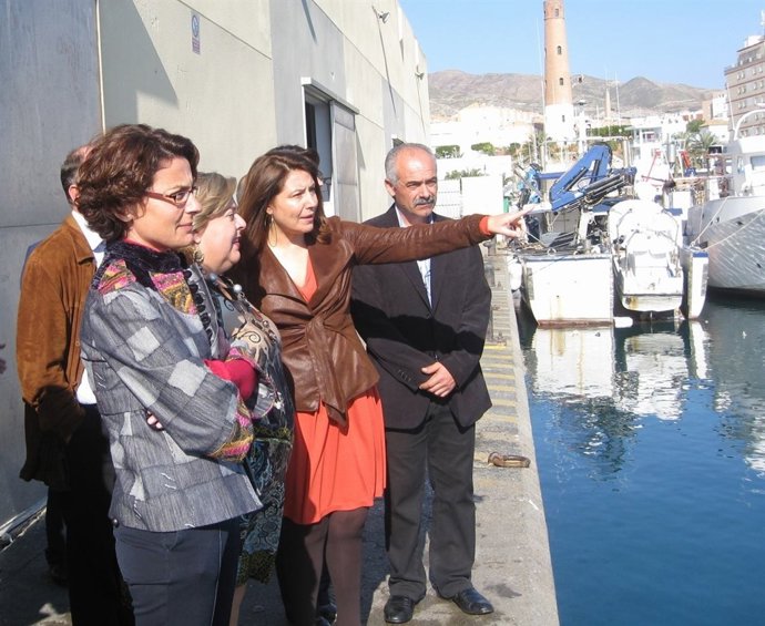 Clara Aguilera Visita El Puerto De Adra 