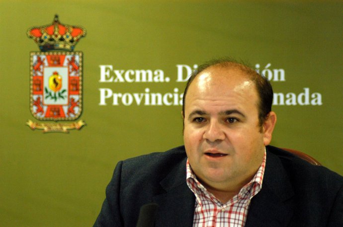 NP Y Fotos Vicepresidente Segundo Sobre Acusaciones PSOE