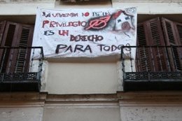 Fachada Del Nuevo Edificio Okupado En Malasaña