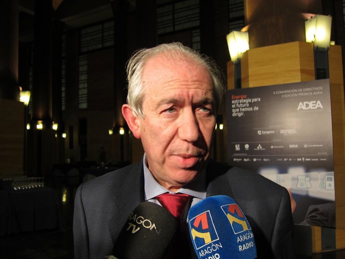 El Consejero De Economía Y Empleo Del Gobierno De Aragón, Francisco Bono