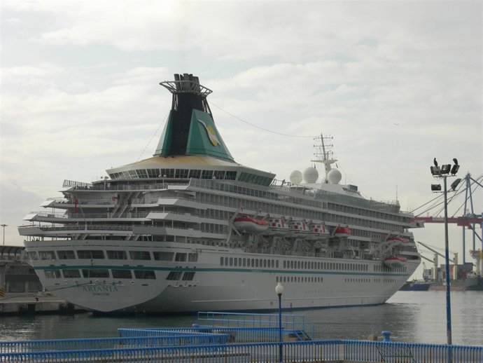 El Buque De Crucero Artania En El Puerto De Málaga En Una Escala