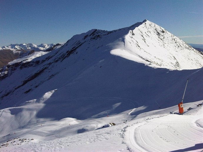 Siete Kilómetros Esquiables En Cerler