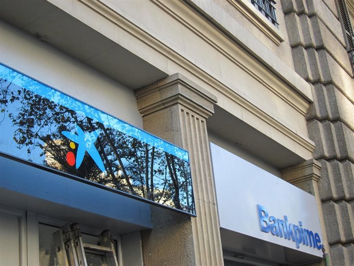 Oficina De Bankpime Durante El Cambio De Rotulación