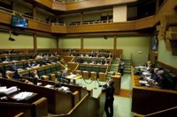 La Cámara vasca rechaza por unanimidad la actitud de La Rioja en el conflicto sanitario con Euskadi