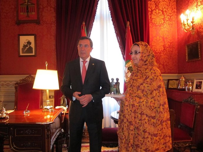 José Luis Bilbao Y Aminatu Haidar.