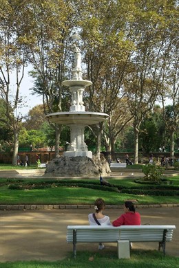 Escultura La Dama Del Paraigües, Ciutadella, Zoo, Barcelona