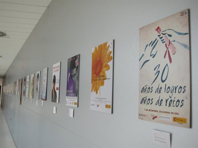 Exposición Sobre El Sida En El Centro De Salud Pública