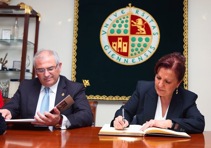 El Rector De La UJA, Manuel Parras, Y La Cantaora Carmen Linares.