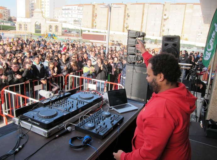 Sesión De Carlos Jean En La Plaza De La Concordia