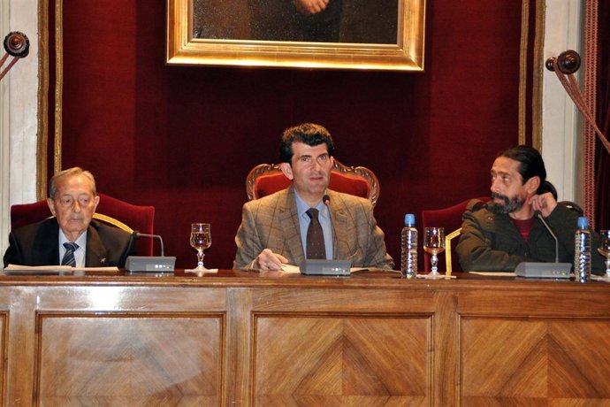 El Alcalde De Alcalá En La Presentación De Un Libro Sobre La Ciudad