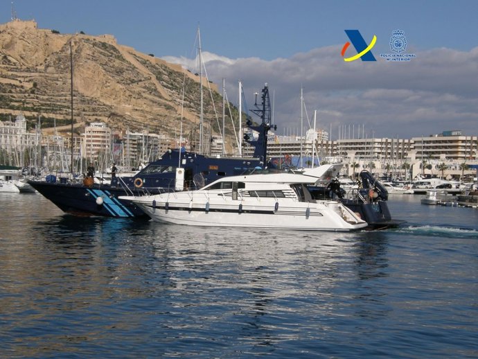Yate Incautado En El Puerto De Alicante