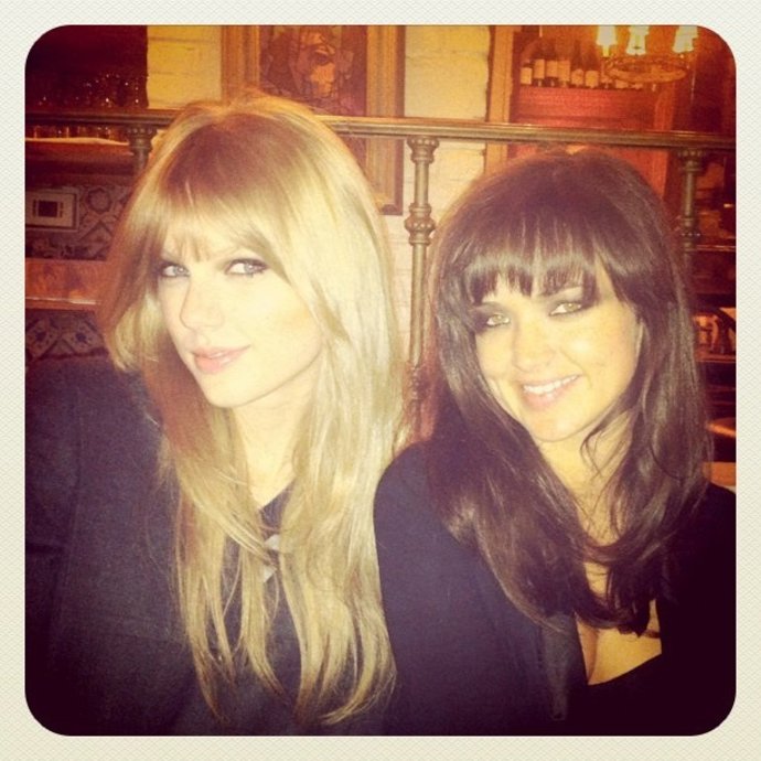 Taylor Swift Y Una Amiga