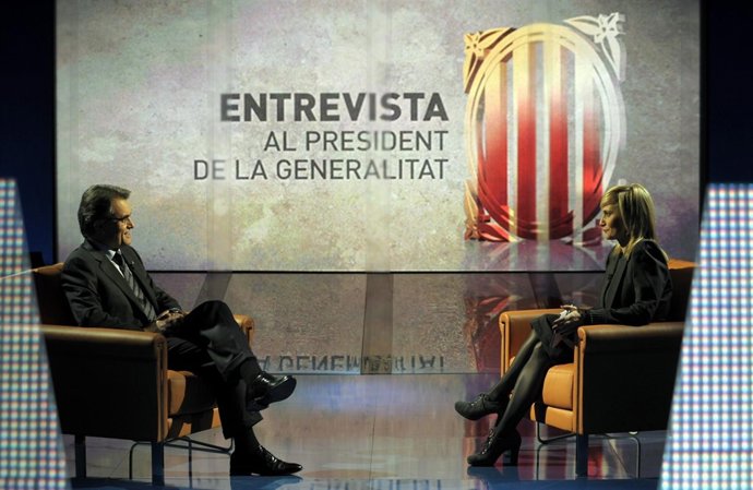 El Presidente Artur Mas Entrevistado Por M.Terribas En TV3                     