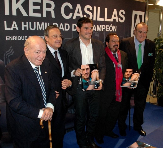 Iker Casillas En La Presentación De Su Autobiografía 
