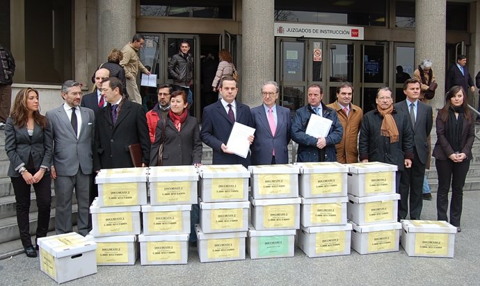 Afectados Por El Caos Aéreo Ante Los Juzgados De Madrid