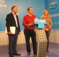 PP-A lamenta que siga la "sangría" del empleo mientras Griñán está más volcado en las tareas internas del PSOE-A