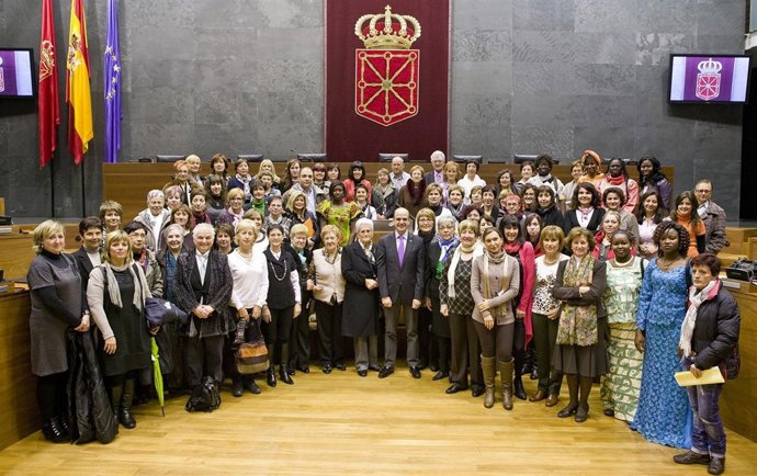 Pleno Del Parlamento Dedicado A Mujeres.