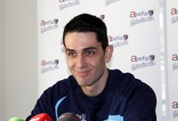 Baloncesto.- De la Fuente (Asefa Estudiantes): "Al jugador hay que juzgarle por lo que hace y no por su edad"