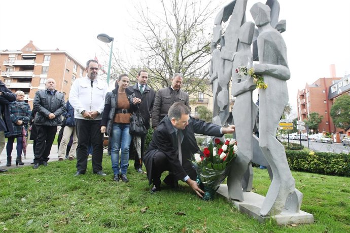Homenaje A Las Víctimas De Getxo