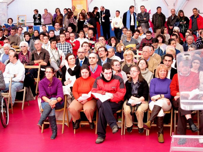 Asistentes Al Acto Central Del Día De La Discapacidad En La Cúpula Del Milenio