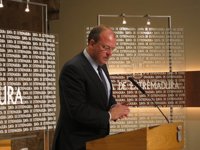 Monago confía en que la "planificación" del Gobierno regional cambie la "tendencia" del desempleo