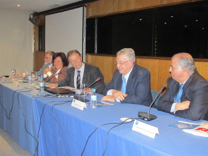 Mesa Redonda Presentación Empreder Diferente Por Fundetec Y Secot 