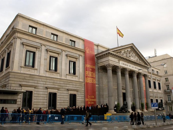 Cola En Las Jornadas De Puertas Abiertas Del Congreso (2011)