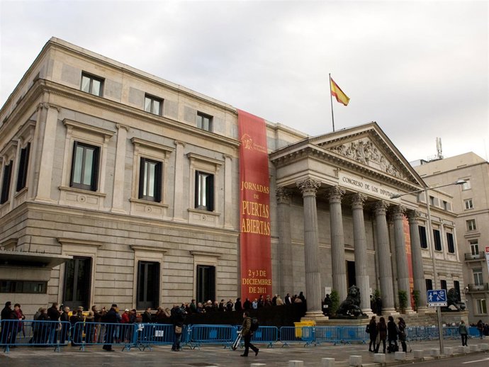 Cola En Las Jornadas De Puertas Abiertas Del Congreso (2011)