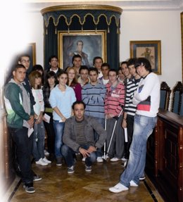 Ruiz Fernández Con Alumnos Participantes En Los 'Paseos Matemáticos'