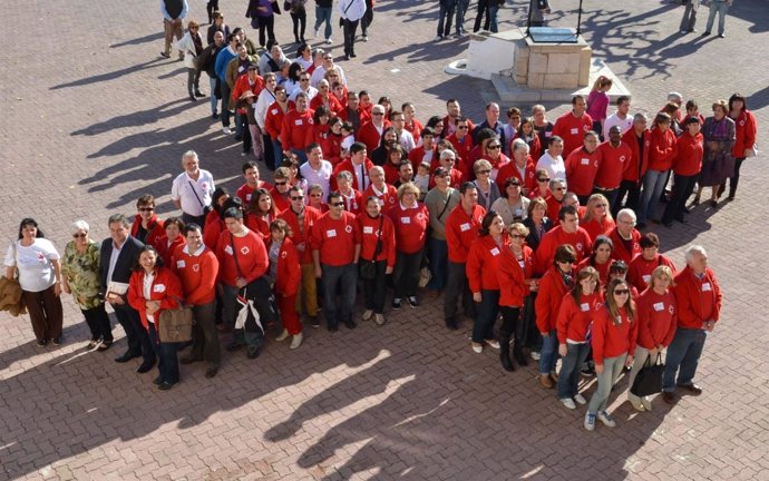 Voluntarios De Cruz Roja Celebran El Día Del Voluntariado