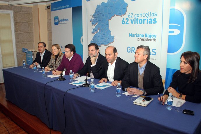 Mariano Rajoy Con Feijóo Y Otros Cargos Populares En Pontevedra.