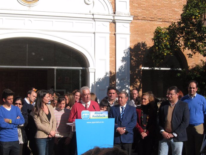 El Presidente Del PP-A, Javier Arenas, En Un Acto En Sevilla