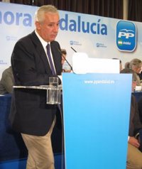 Arenas asegura que Cospedal "recibe una comunidad totalmente quebrada" 