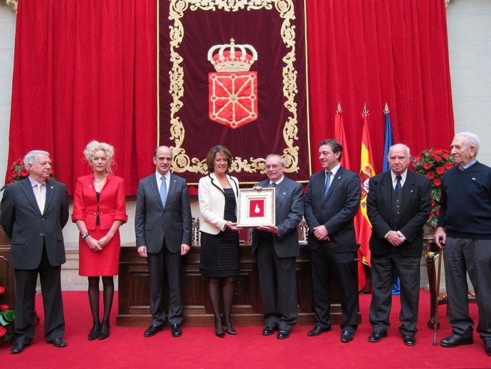 Las Asociaciones De Amigos Del Camino De Santiago Reciben La Medalla De Oro.