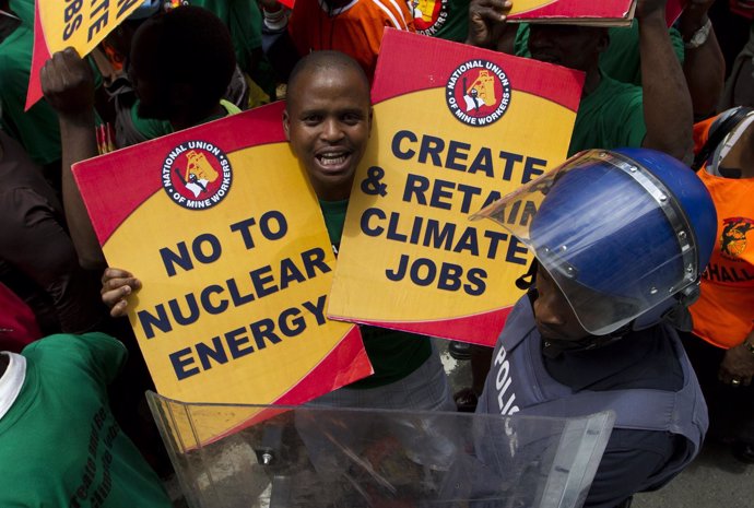 Protestas En La Cumbre Del Clima De Durban