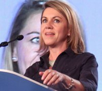 Cospedal, sobre los ajustes, en su 'blog': "Esta renuncia parcial es la única alternativa para preservar lo esencial"