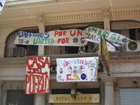 La policía procede al desalojo del 'okupado' Hotel Madrid