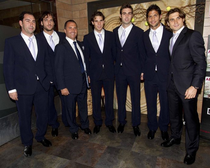 Los Tenistas Celebrando La Copa Davis