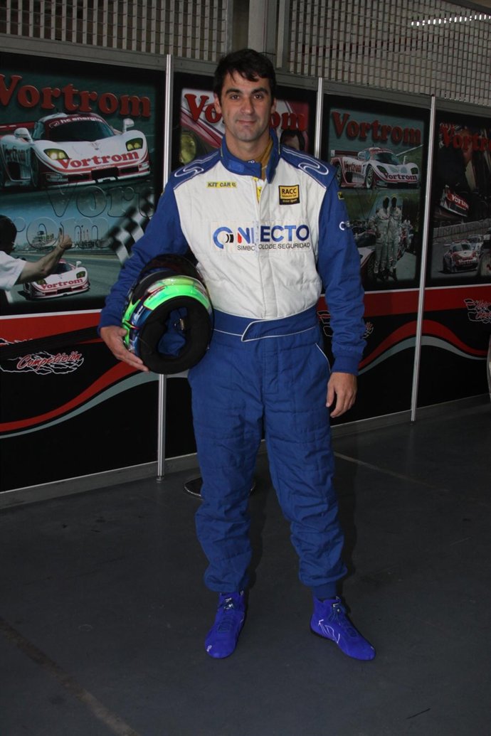 Jesulín De Ubrique Vestido De Piloto De Coches 