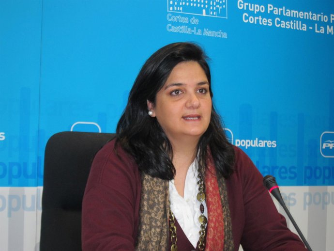 La Diputada Del PP En Rueda De  Prensa