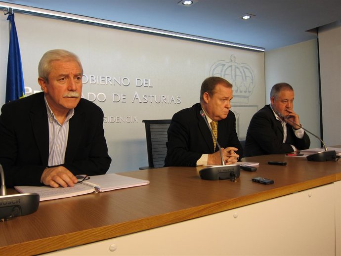  Por La Izquierda, Braga, Vigó Y Pino, Durante La Rueda De Prensa.